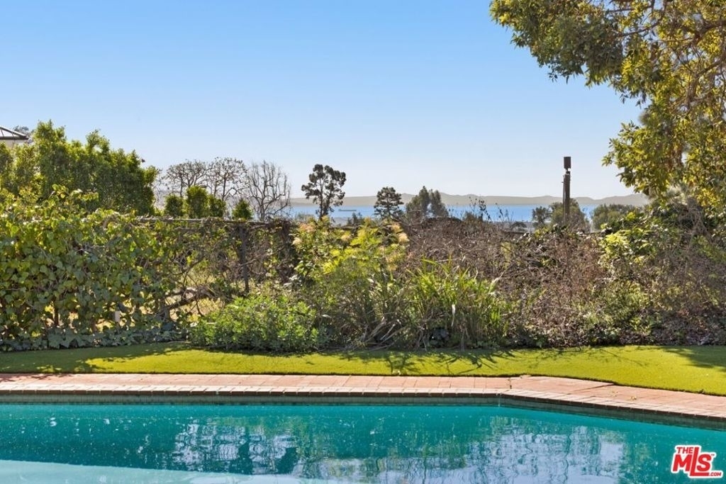 590 N Tigertail Road - Photo 11