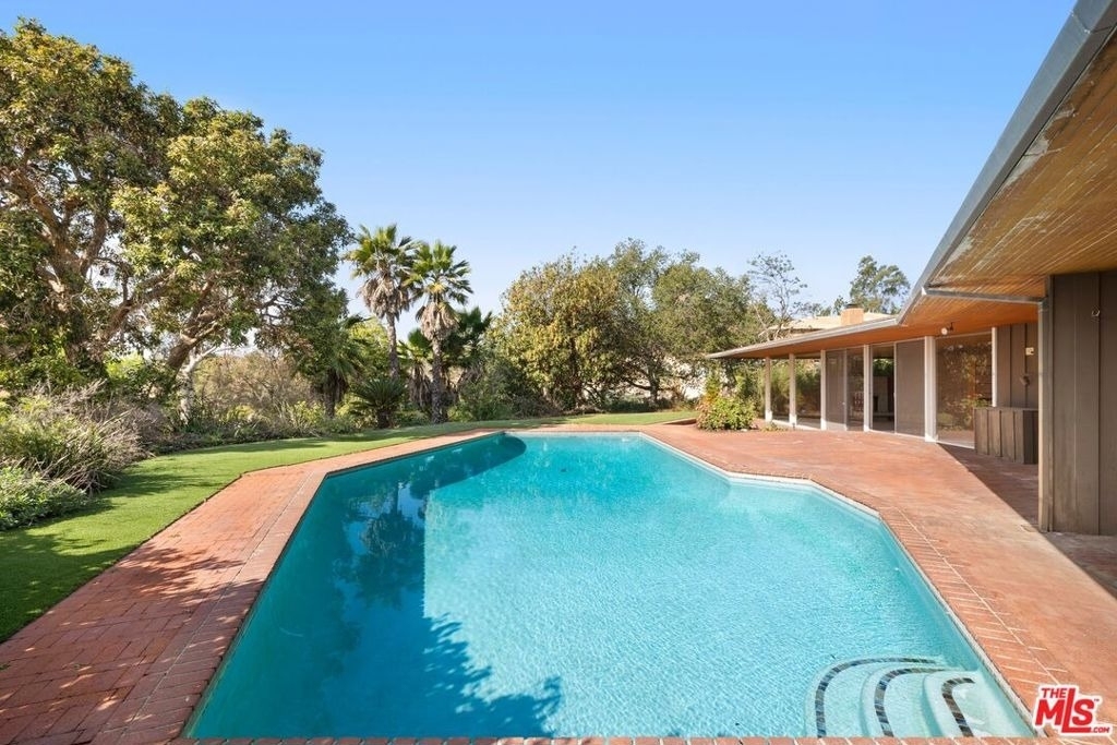 590 N Tigertail Road - Photo 10