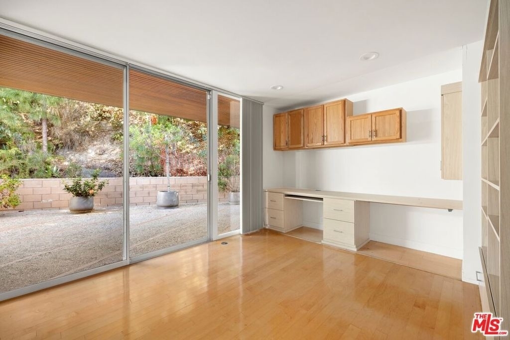 590 N Tigertail Road - Photo 8