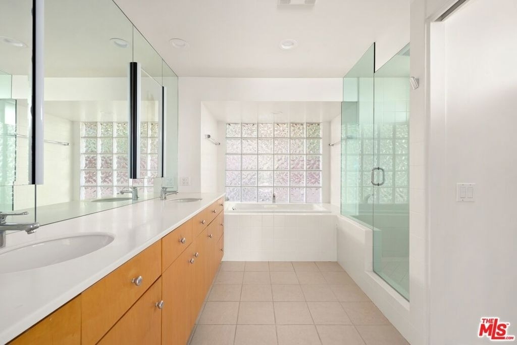 590 N Tigertail Road - Photo 7