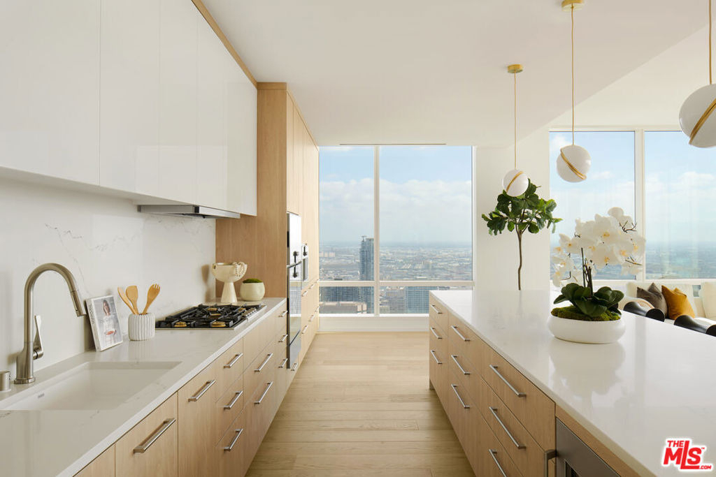 1000 W 8th Street - Photo 18
