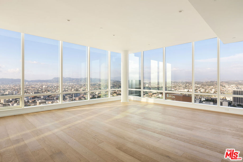 1000 W 8th Street - Photo 5