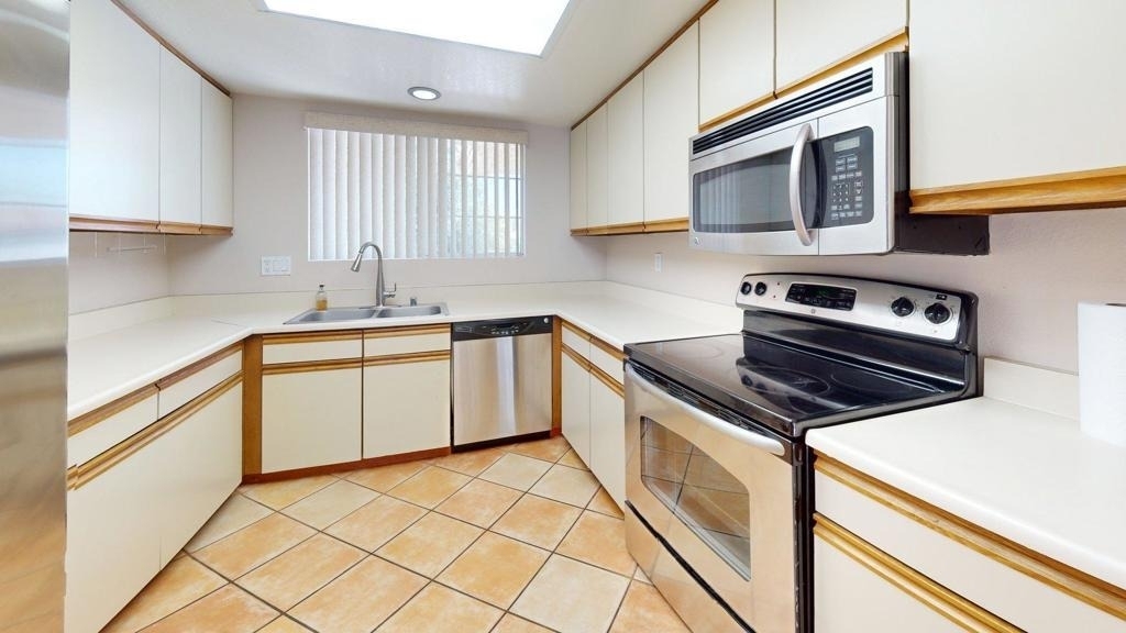 505 S Farrell Drive - Photo 3