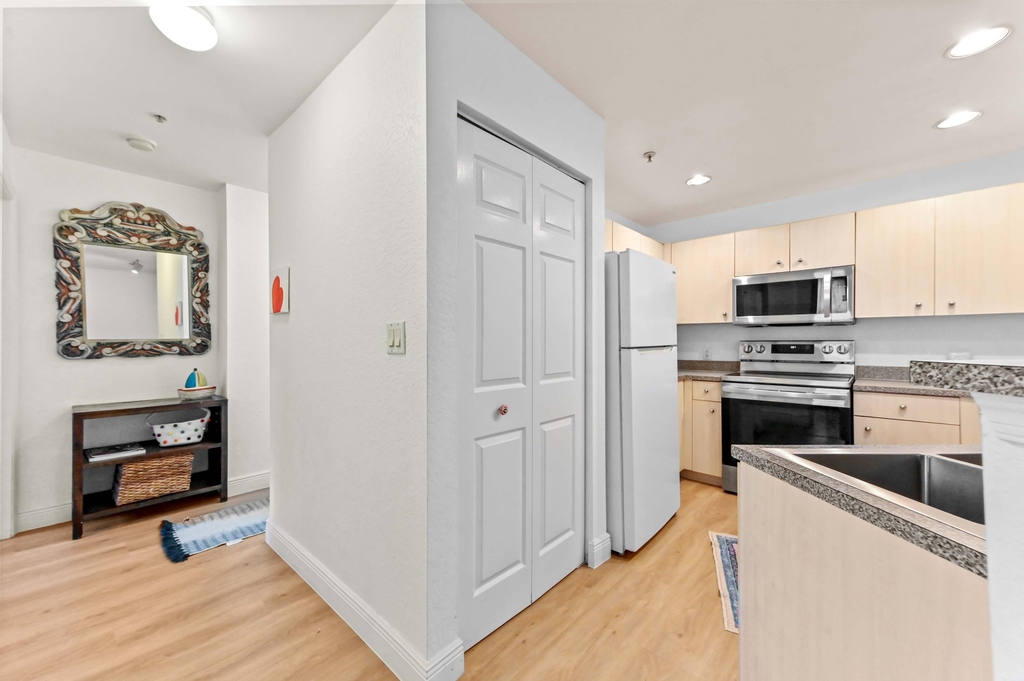 1803 N Flagler Drive - Photo 0