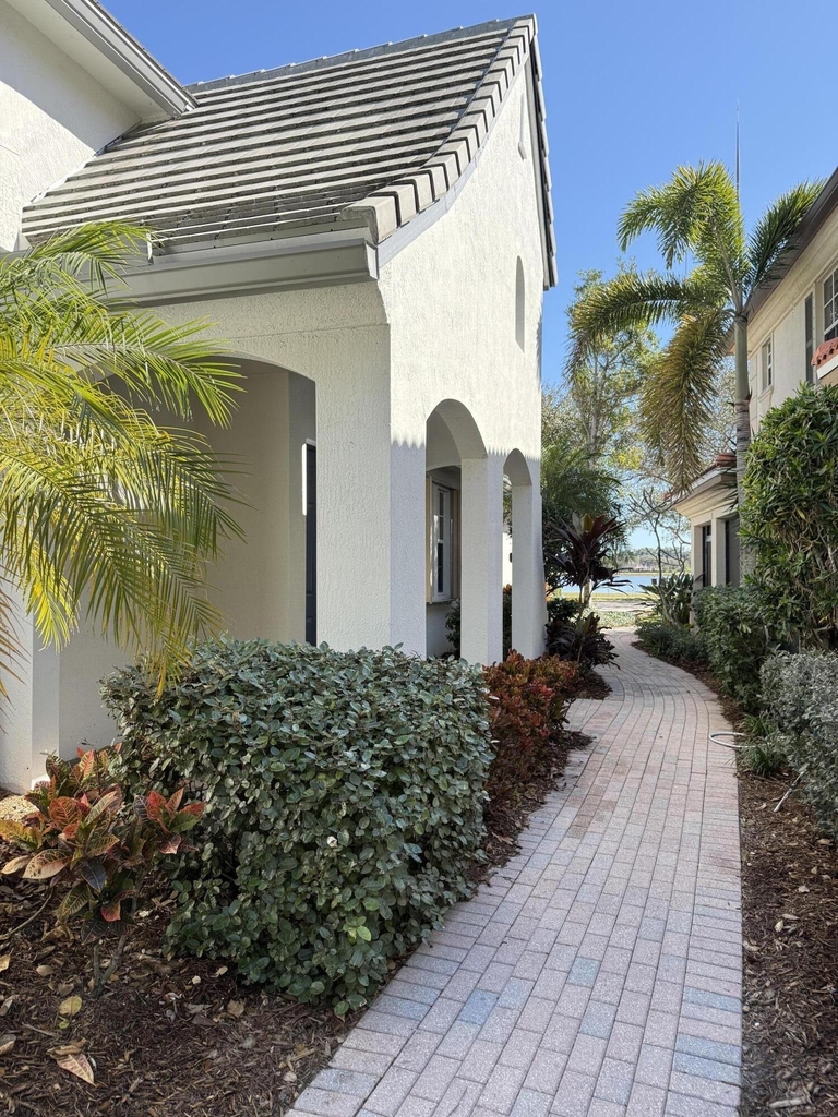 233 Evergrene Parkway - Photo 0
