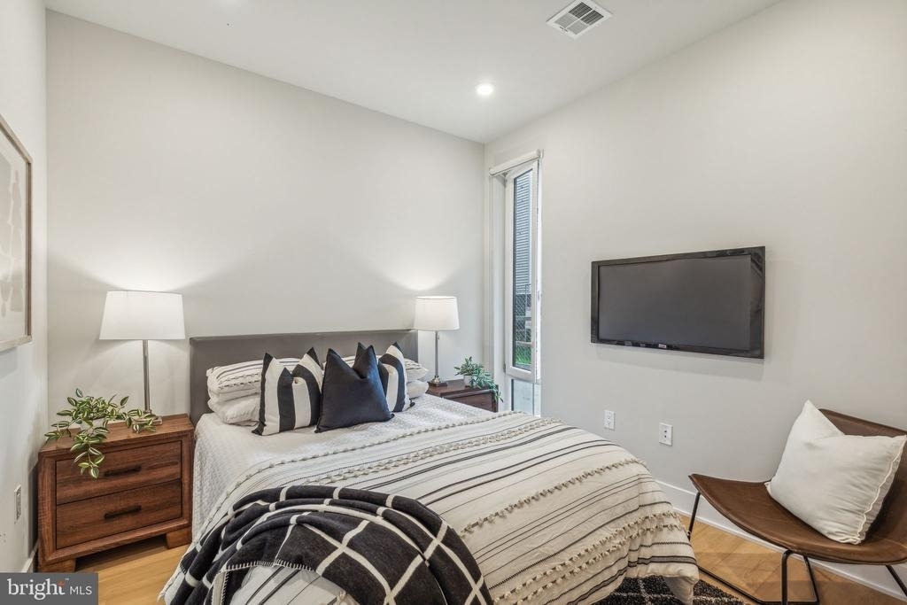 6910 Ridge Avenue - Photo 12