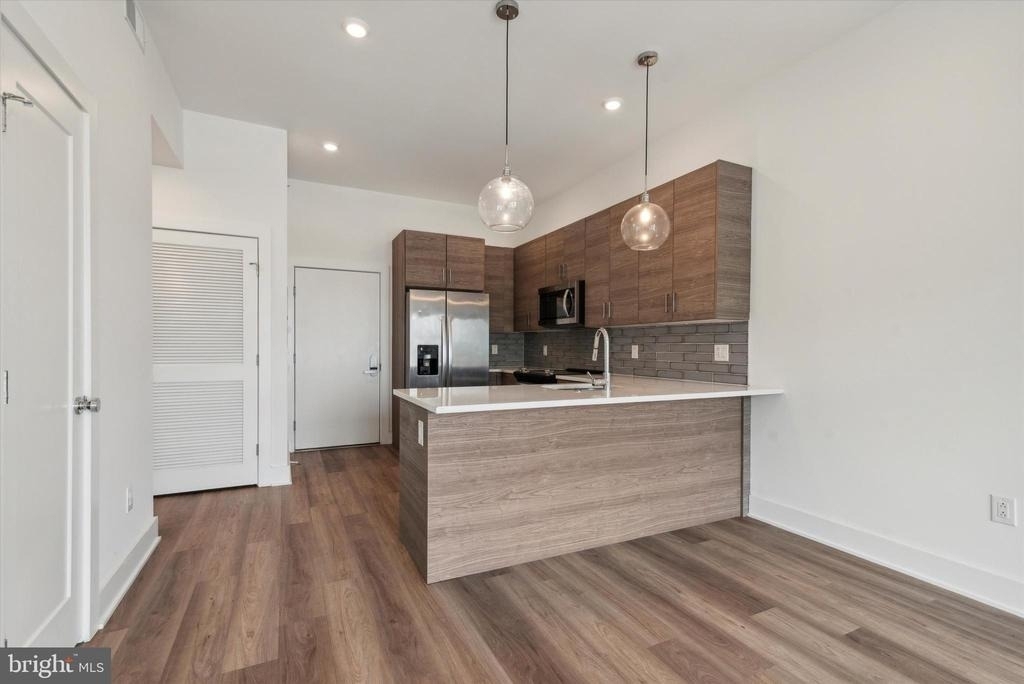 5545 Pulaski Avenue - Photo 5