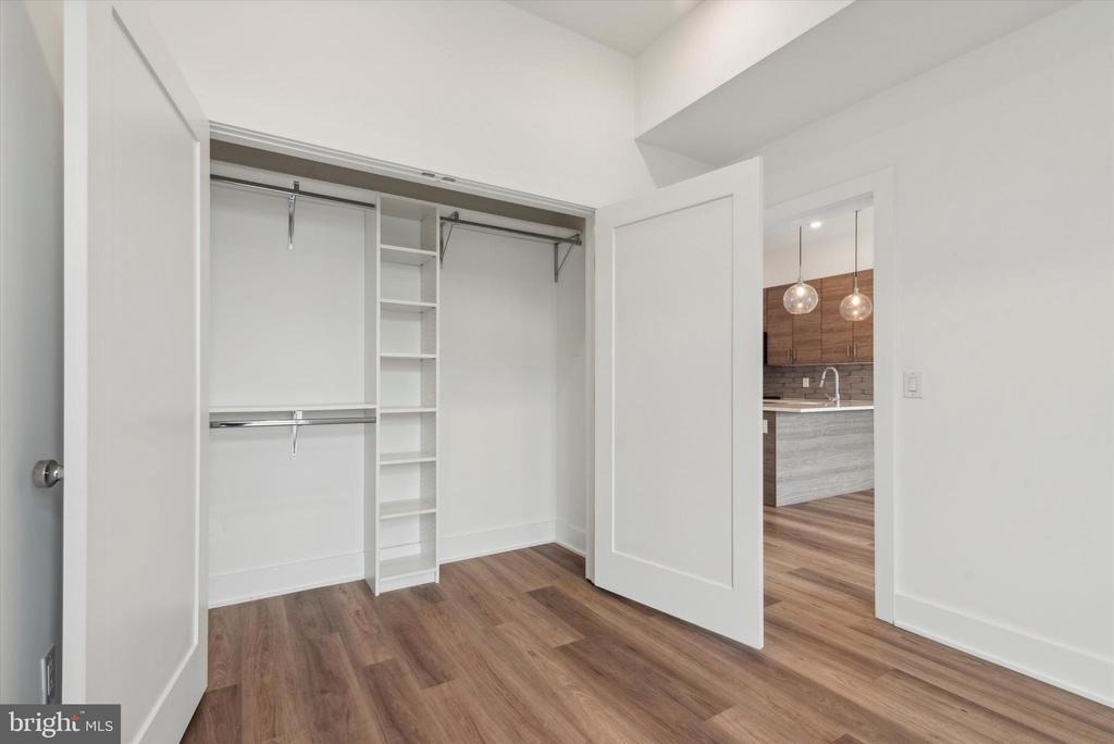5545 Pulaski Avenue - Photo 12