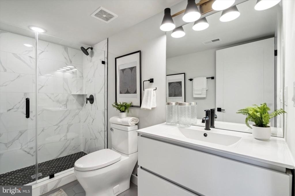 1102 Germantown Avenue - Photo 6