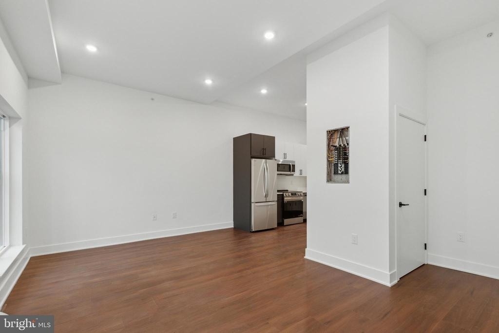 501 Washington Lane - Photo 0