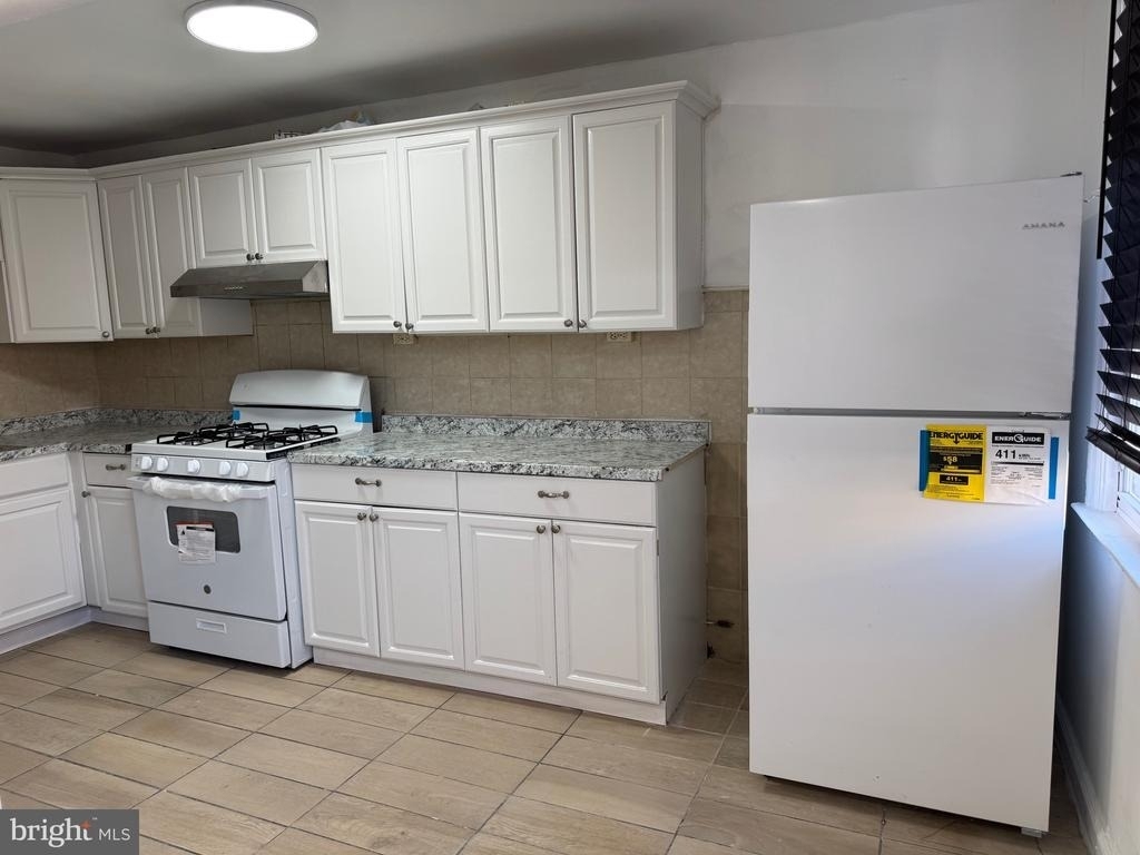 1203 Edgehill Road - Photo 2