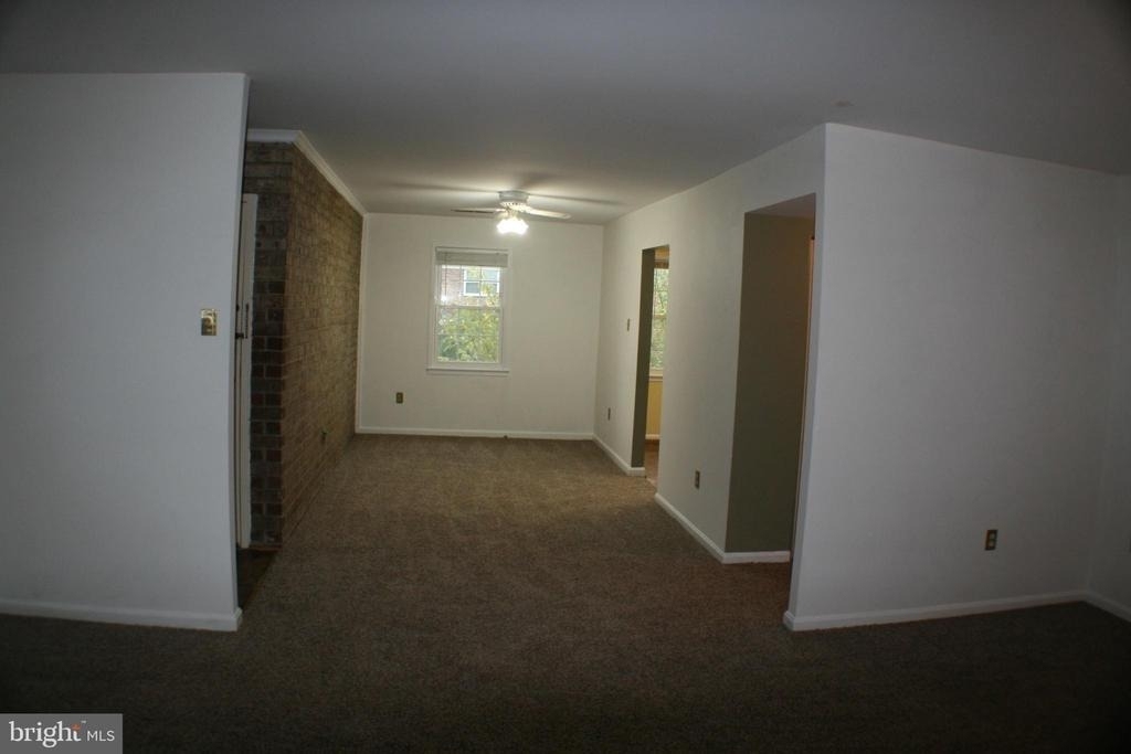 734 Quince Orchard Boulevard - Photo 4