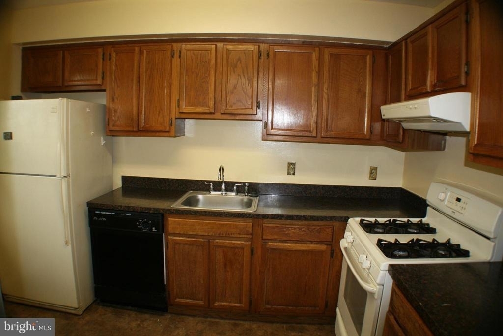 734 Quince Orchard Boulevard - Photo 12