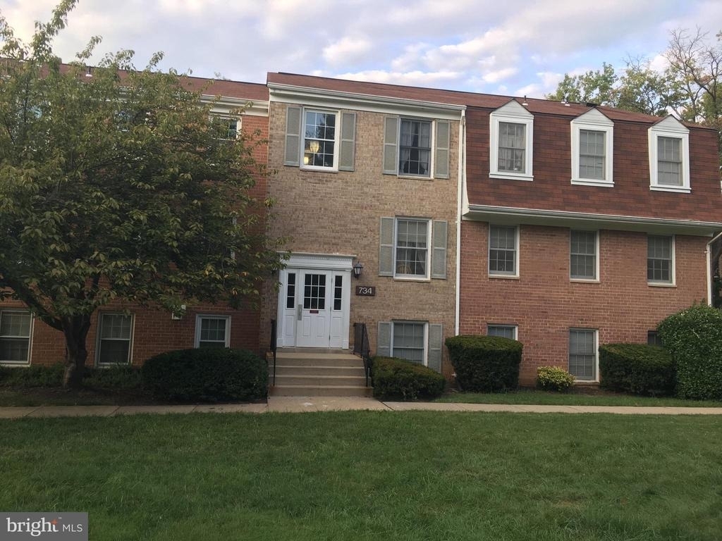 734 Quince Orchard Boulevard - Photo 0