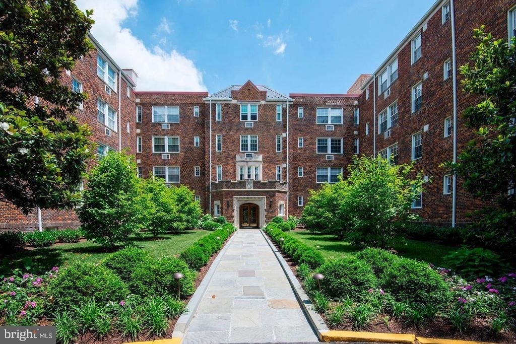 3051 Idaho Avenue Nw - Photo 1