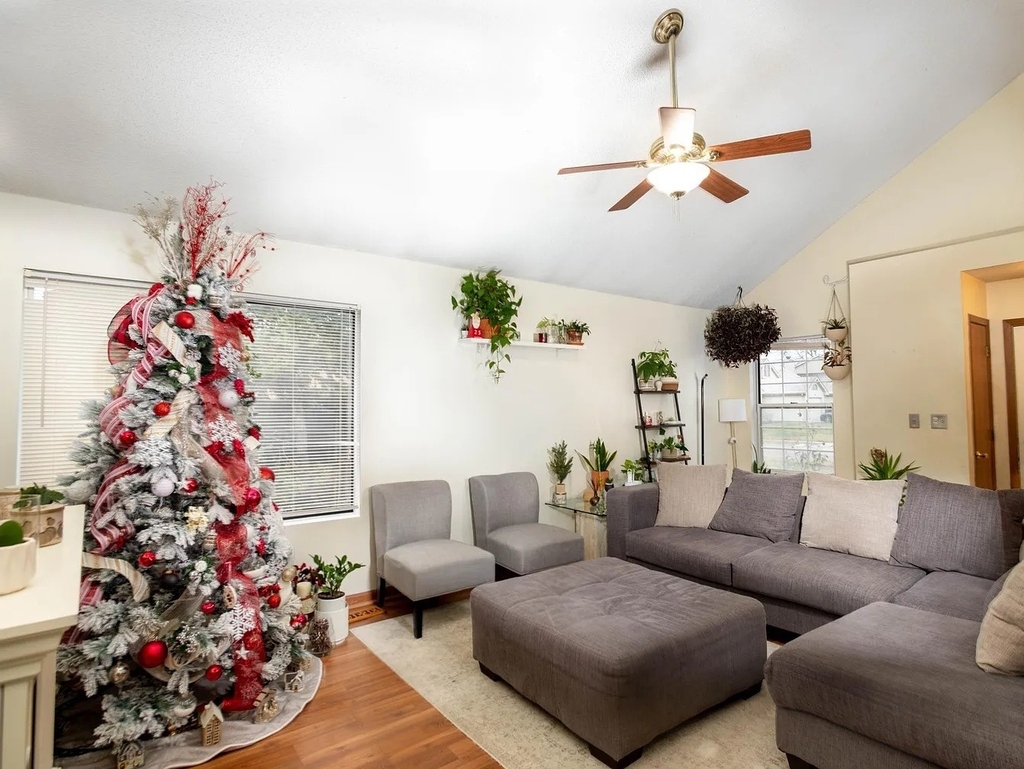 2120 Brittany Court - Photo 2
