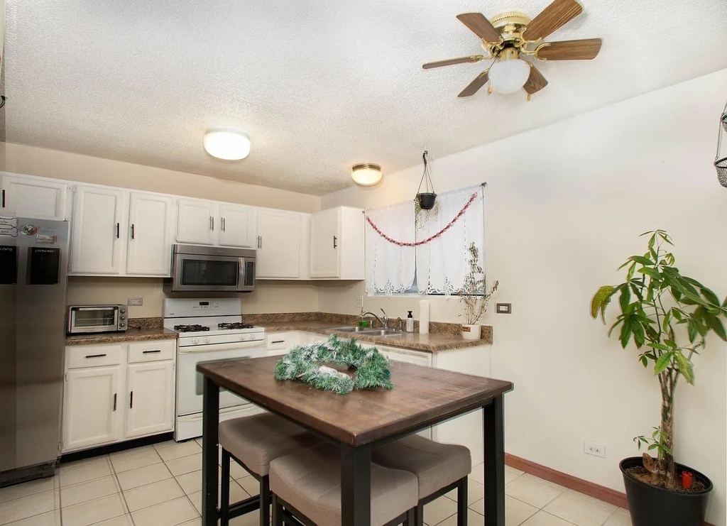 2120 Brittany Court - Photo 3