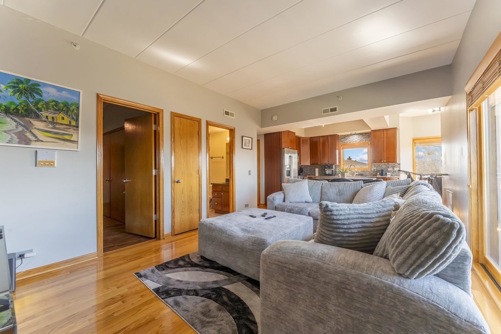 2805 N 75th Court - Photo 3