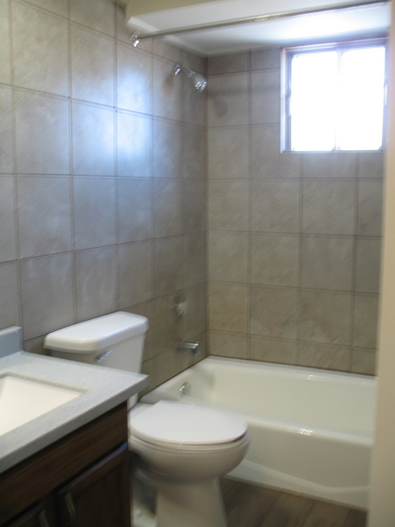 709 W 65th Street - Photo 8
