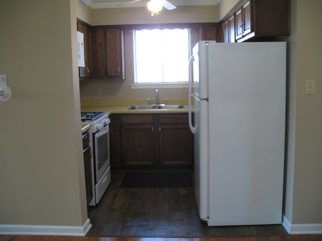 709 W 65th Street - Photo 5