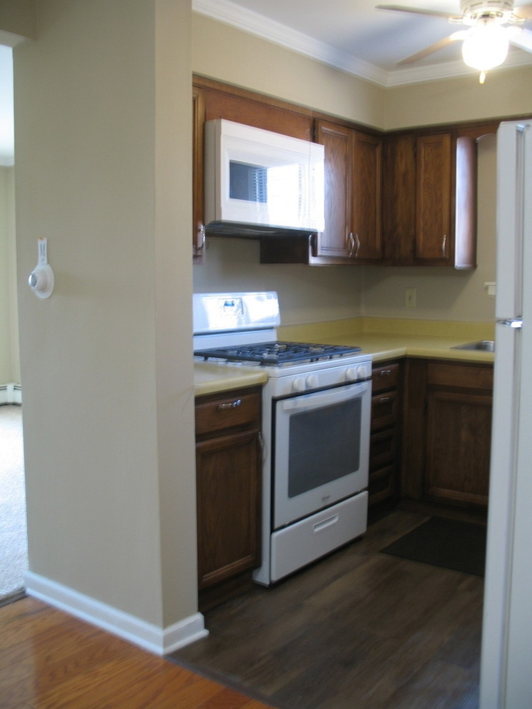709 W 65th Street - Photo 6