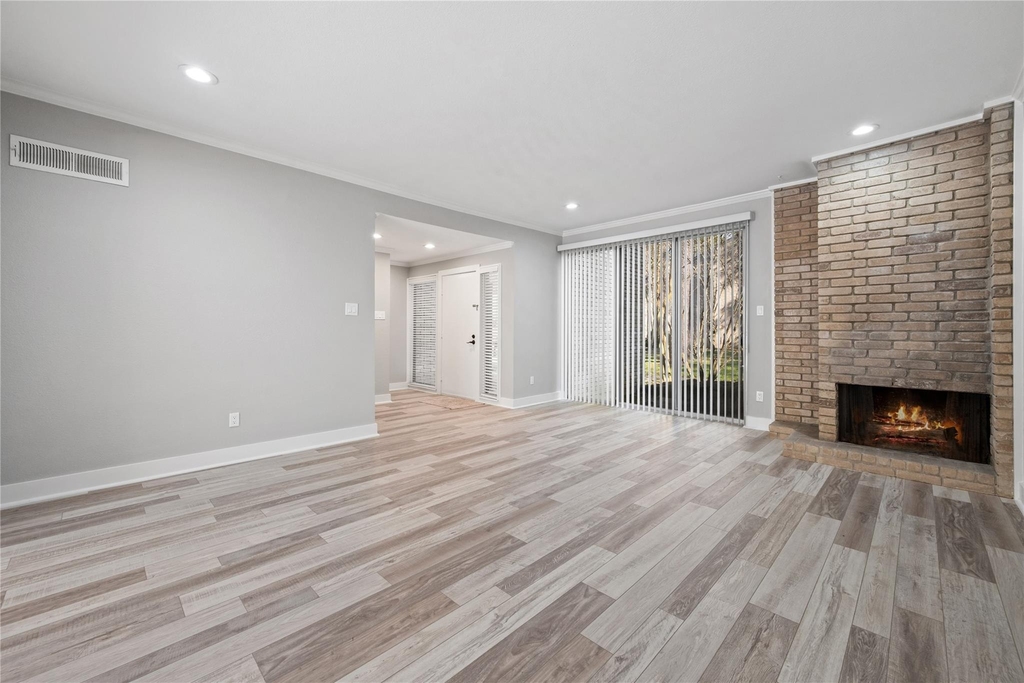 2113 Lake Village Drive - Photo 4