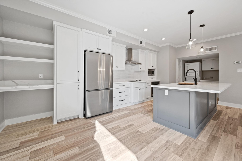 2113 Lake Village Drive - Photo 8