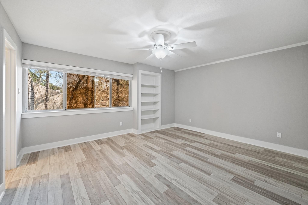 2113 Lake Village Drive - Photo 15
