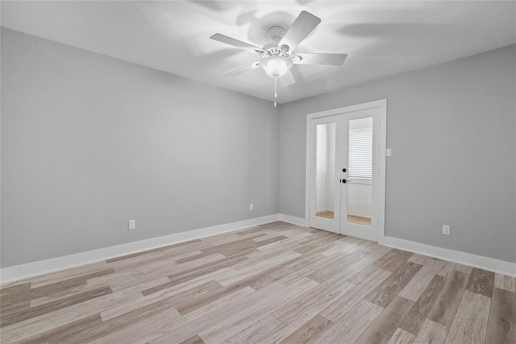 2113 Lake Village Drive - Photo 18