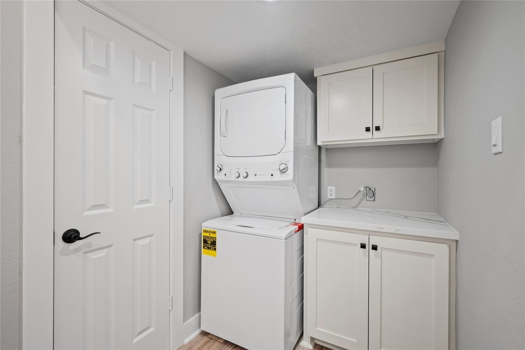 2113 Lake Village Drive - Photo 9