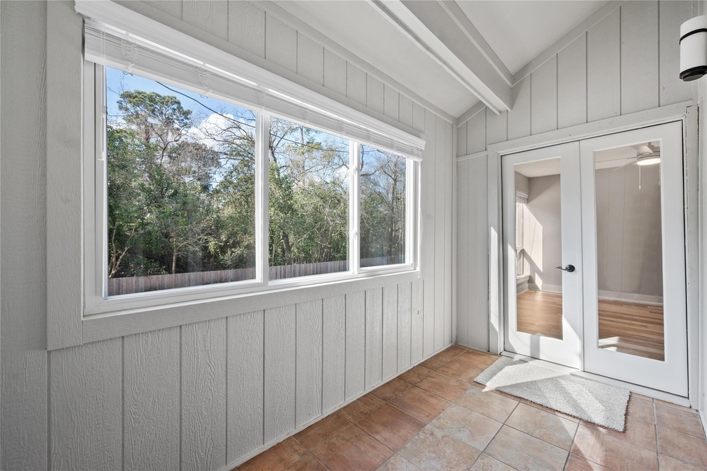 2113 Lake Village Drive - Photo 17