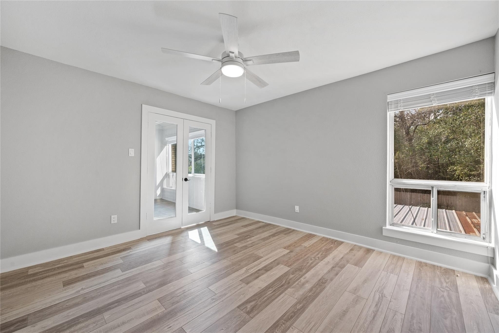 2113 Lake Village Drive - Photo 16