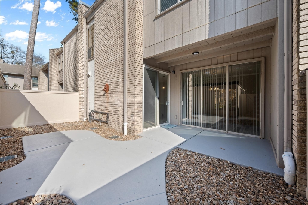 2113 Lake Village Drive - Photo 21