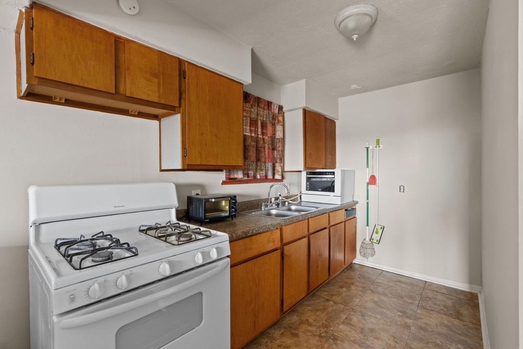 810 93rd Street - Photo 1