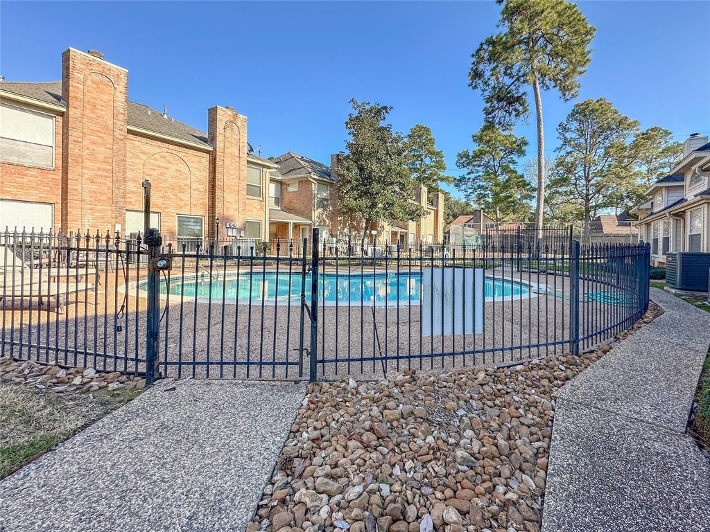 5515 Strack Road - Photo 41