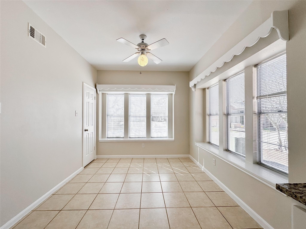 5515 Strack Road - Photo 10