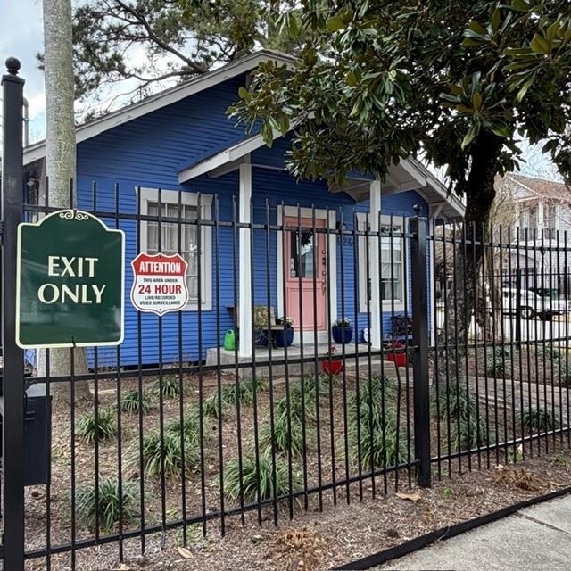 520 W 14th Street - Photo 1