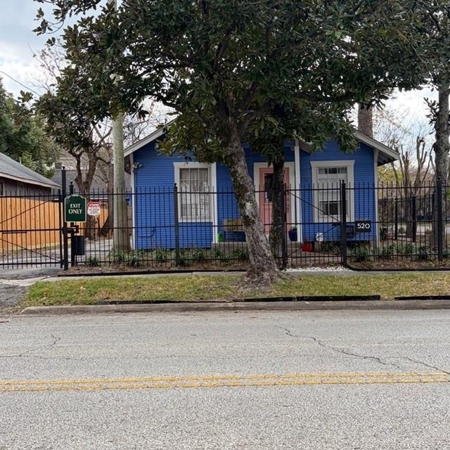 520 W 14th Street - Photo 11
