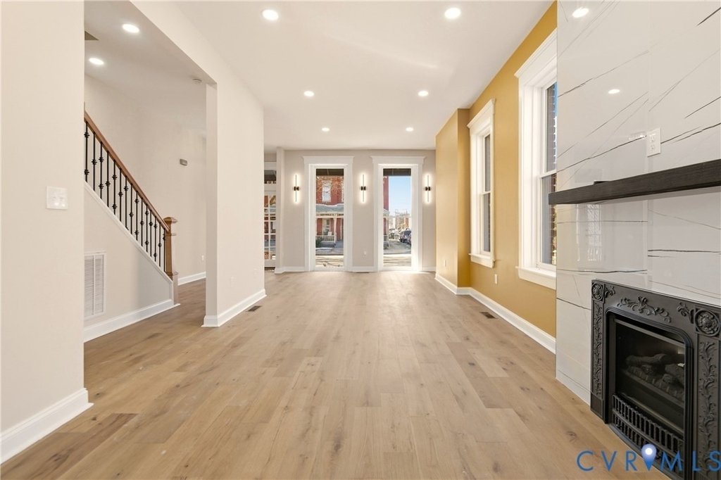 316 W Clay St - Photo 16