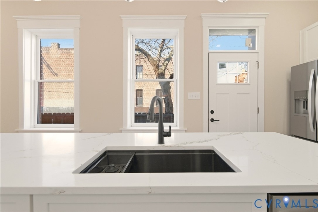 316 W Clay St - Photo 29