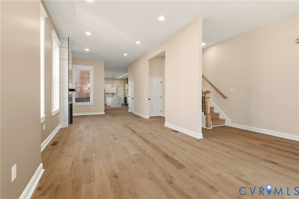 316 W Clay St - Photo 8