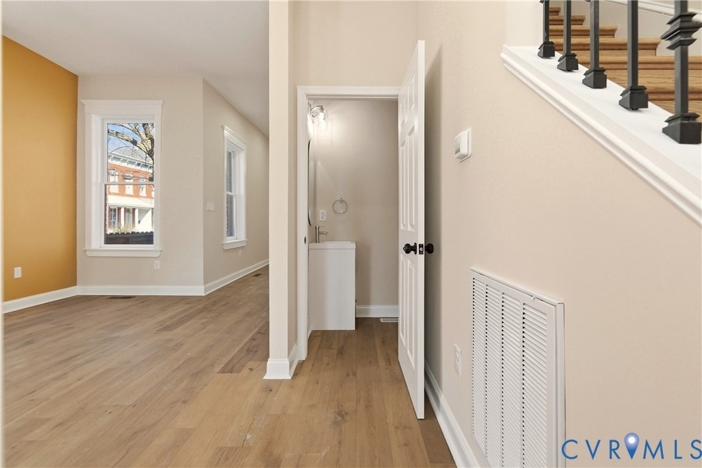 316 W Clay St - Photo 17