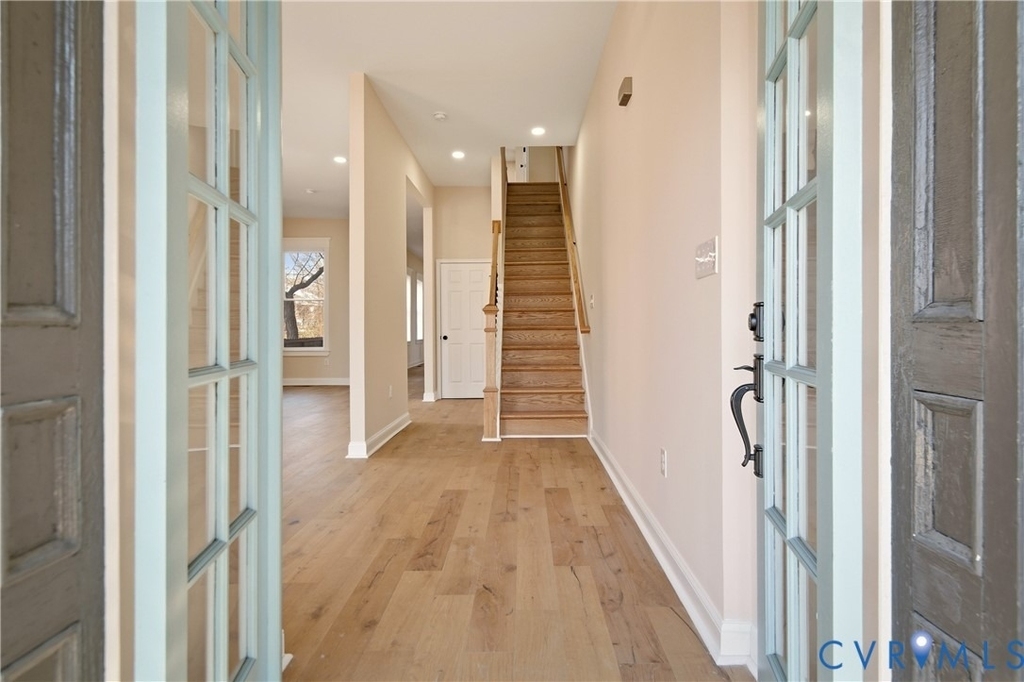 316 W Clay St - Photo 4