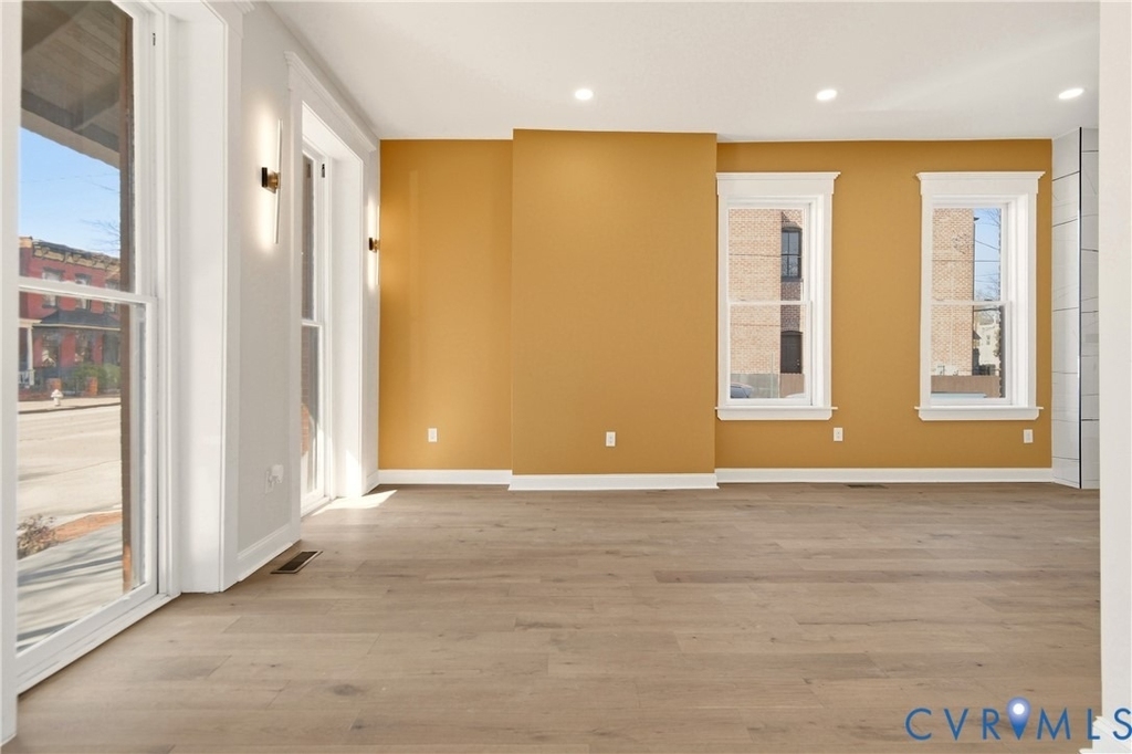 316 W Clay St - Photo 6