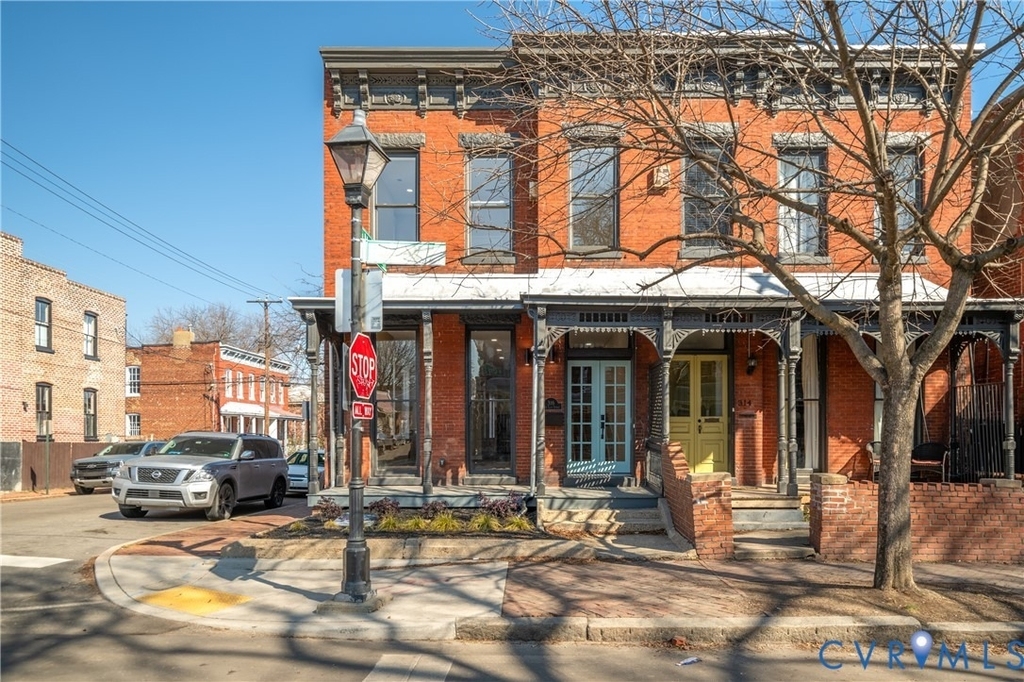 316 W Clay St - Photo 0