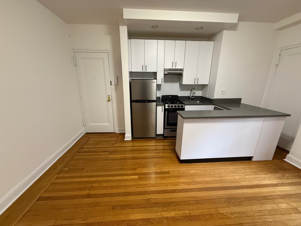 140 East 46th Street - Photo 1