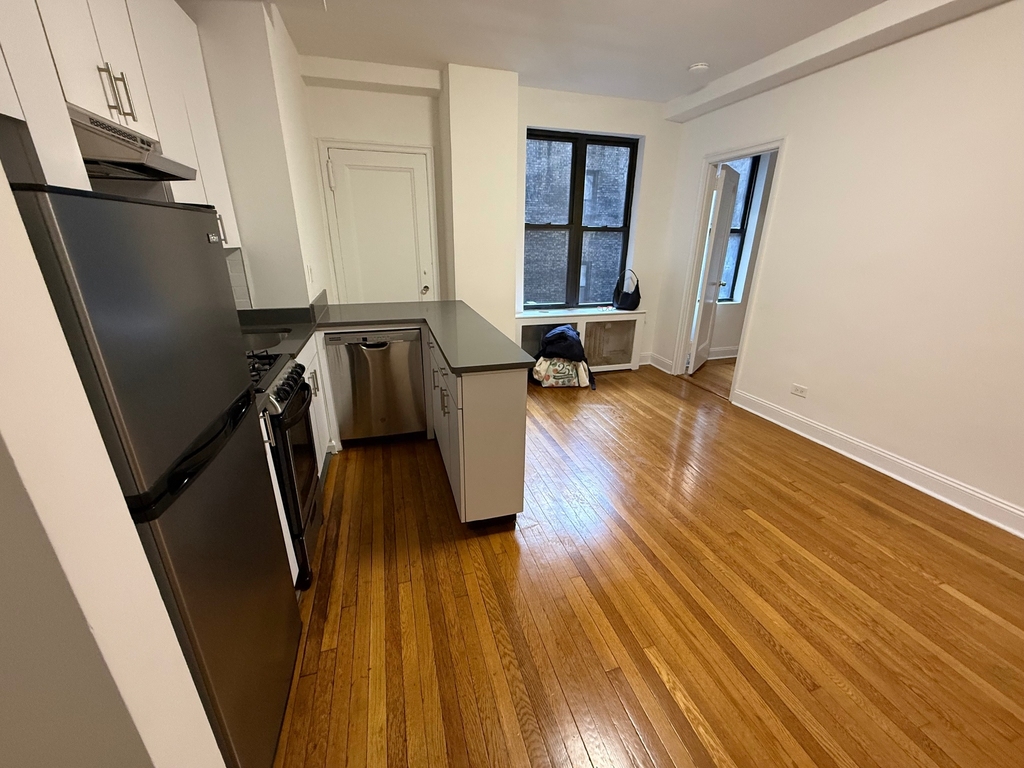 140 East 46th Street - Photo 0