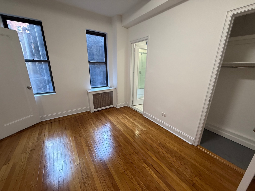 140 East 46th Street - Photo 5