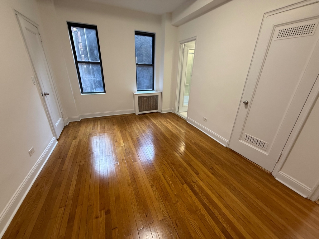 140 East 46th Street - Photo 6