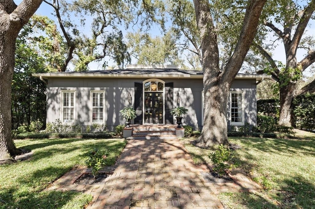 3301 W Morrison Avenue - Photo 1
